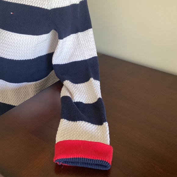 Tommy Hilfiger blue and white hoodie with pockets! Women’s size Medium.  EUC! - Picture 6 of 11